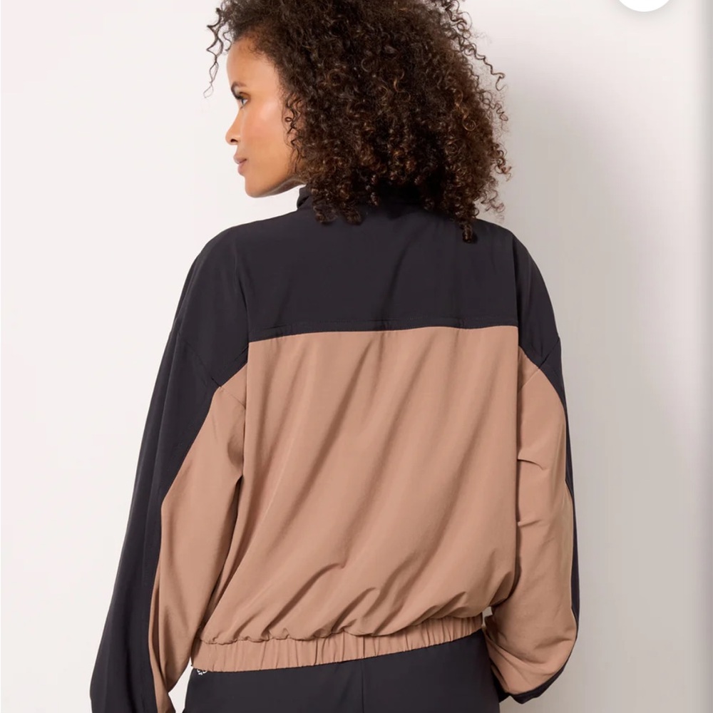Evereve Black and Brown Jacket - Picture 7 of 7